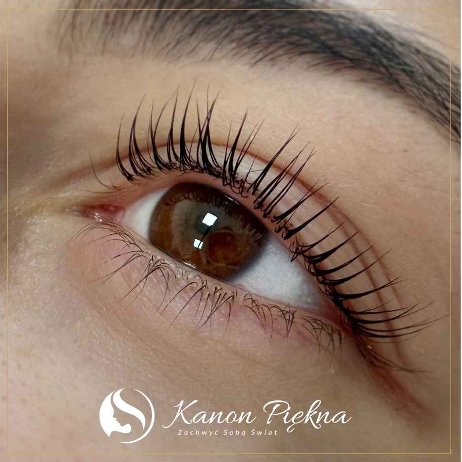 24h po liftingu – utrwalony skręt rzęs